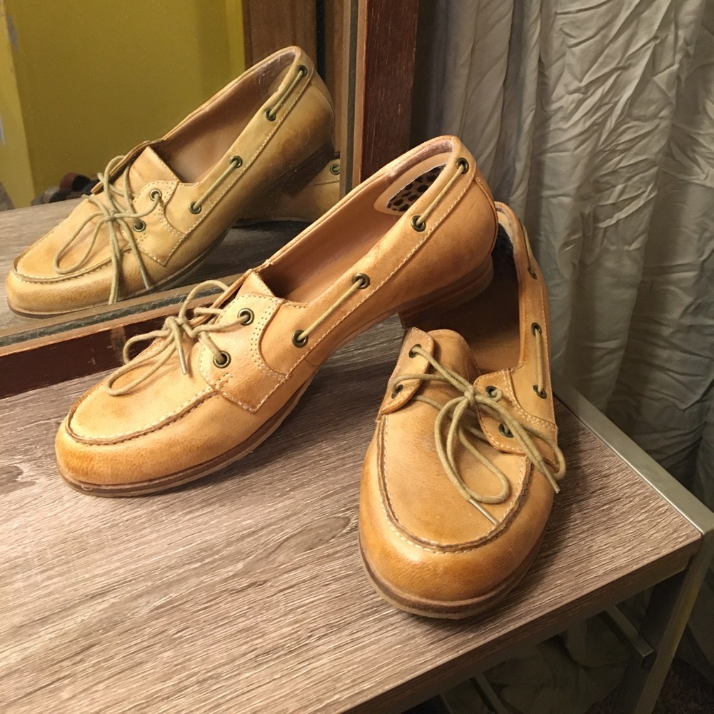 Crown Vintage Adore Boat Shoe